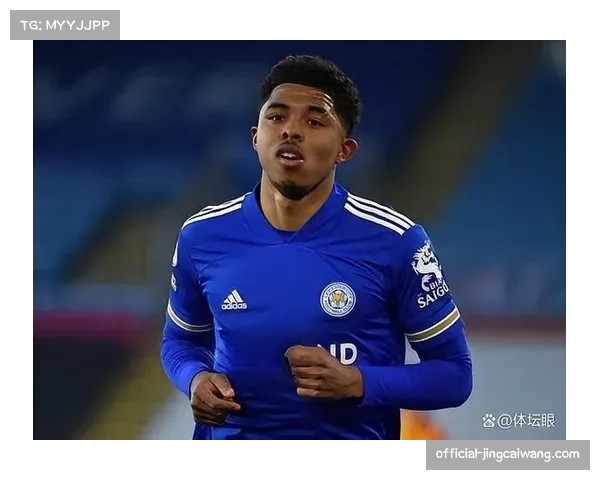 福法纳切尔西后防出球能力受质疑，回传失误导致关键丢球